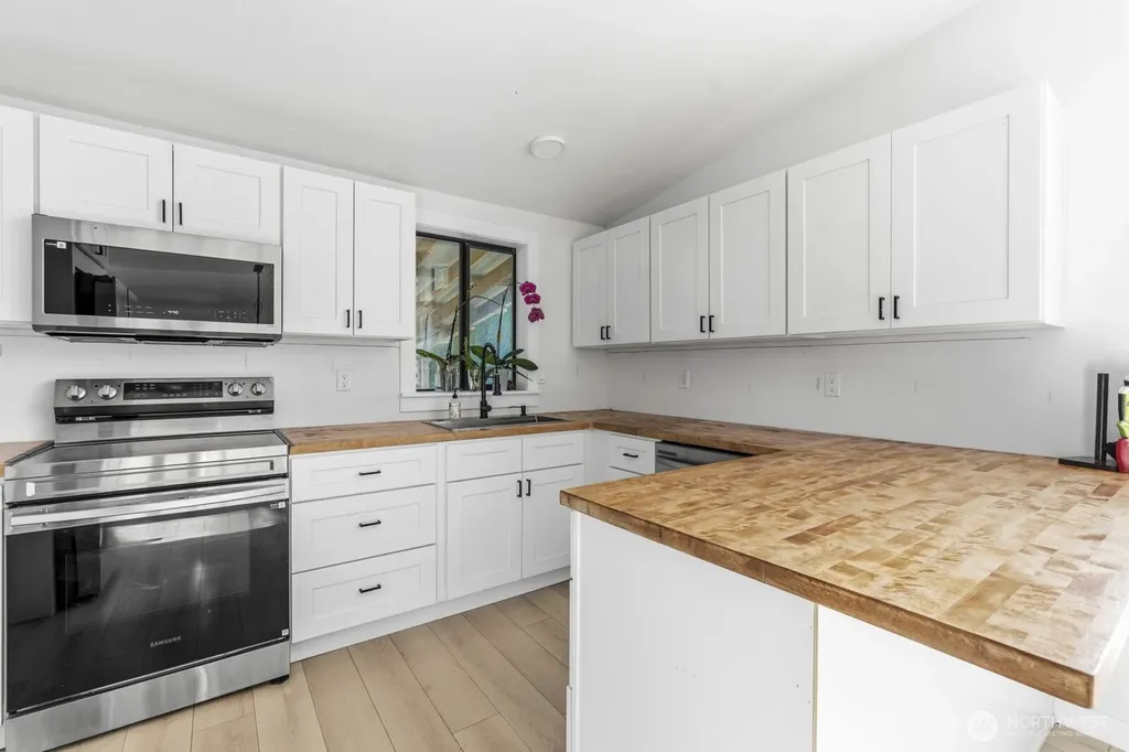 9015 183rd Avenue SW Rochester WA 98579