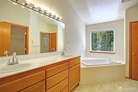 2289 Moody Lane Camano Island WA 98282