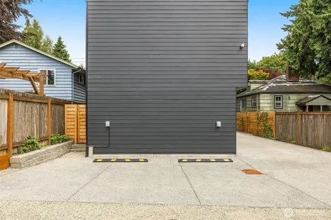10331 Ashworth Avenue N Seattle WA 98133