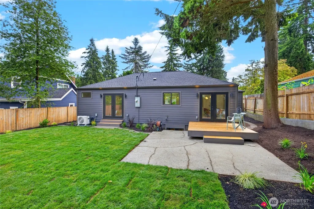 3152 NE 82nd Street Seattle WA 98115