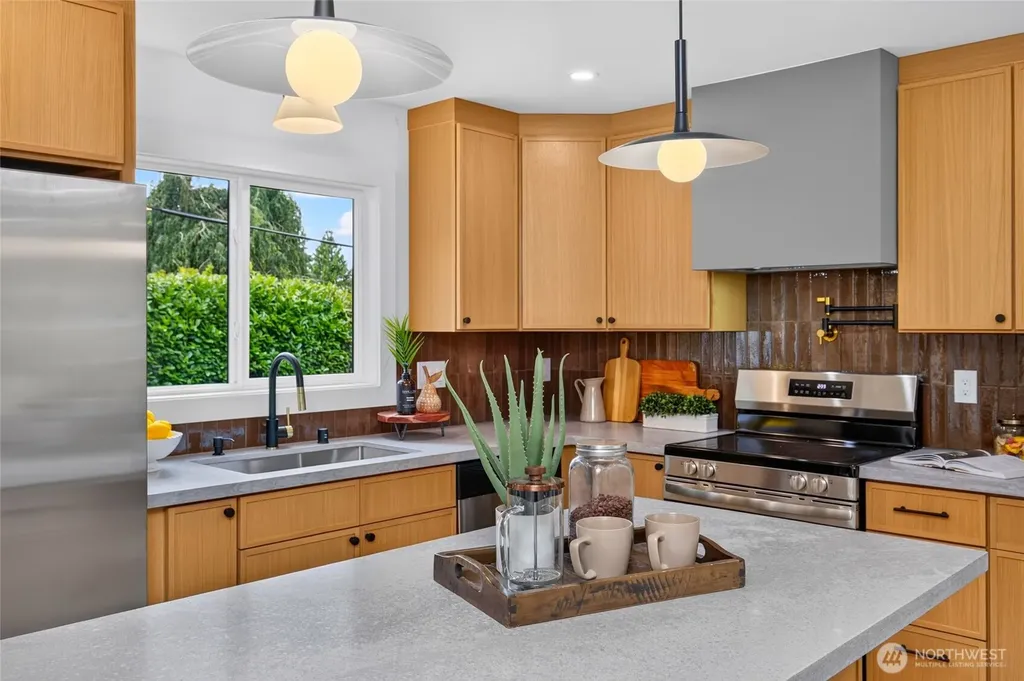 3152 NE 82nd Street Seattle WA 98115