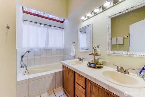 1125 S 23rd Renton WA 98055