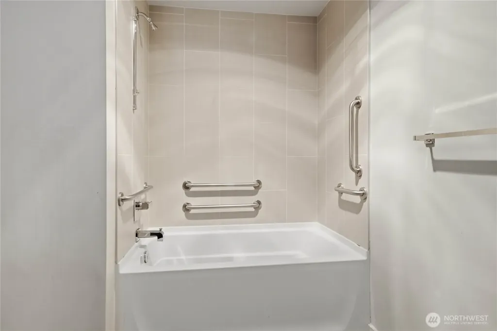 15100 6th Avenue SW Burien WA 98166