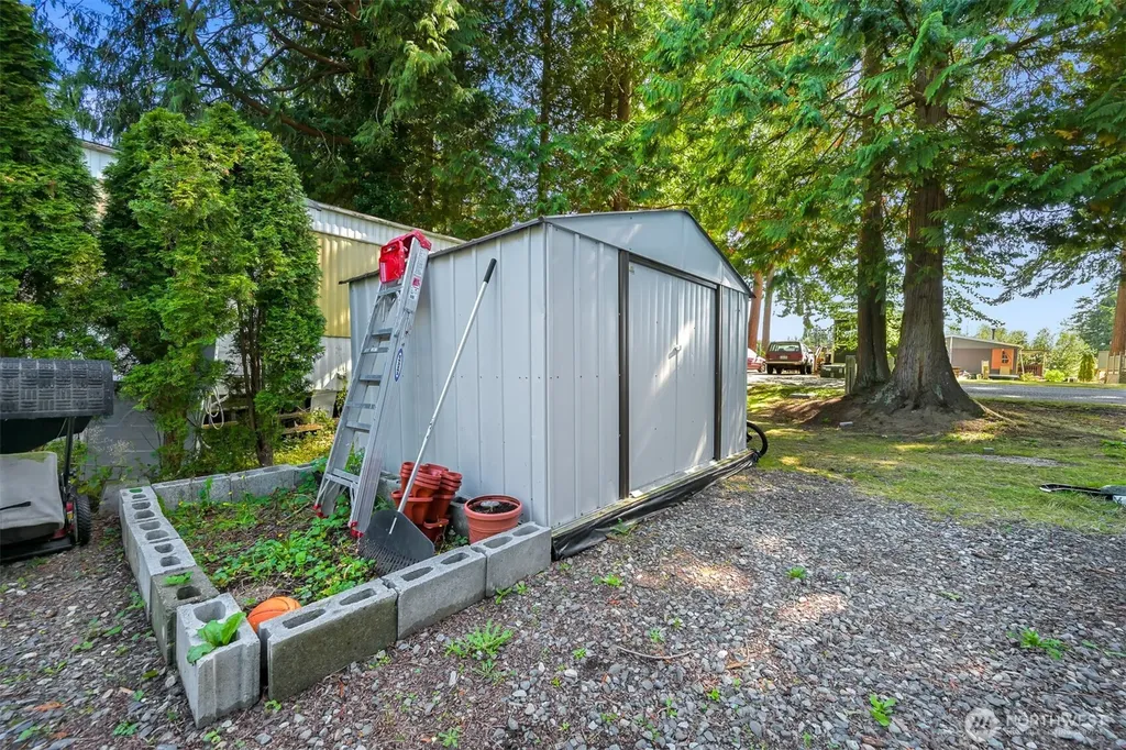 4621 East Street Blaine WA 98230