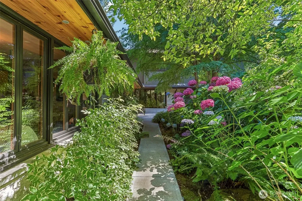 340 NW 137th Street Seattle WA 98177