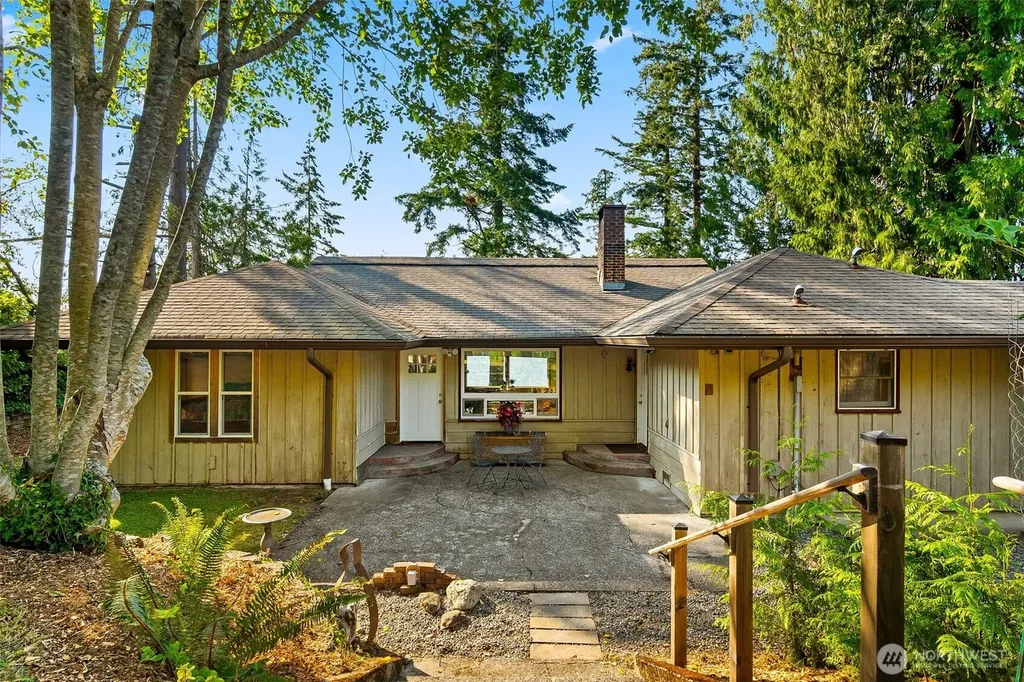 3736 Sunset Beach Drive NW Olympia WA 98502