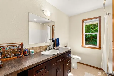 3736 Sunset Beach Drive NW Olympia WA 98502