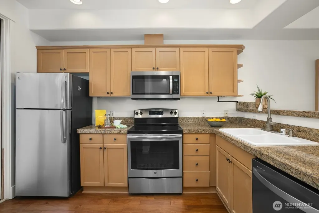 4132 248th Court SE Sammamish WA 98029
