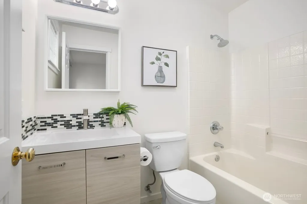 4132 248th Court SE Sammamish WA 98029