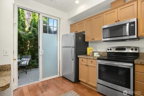 4132 248th Court SE Sammamish WA 98029