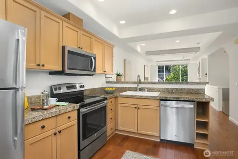 4132 248th Court SE Sammamish WA 98029