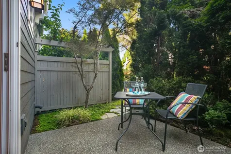 4132 248th Court SE Sammamish WA 98029