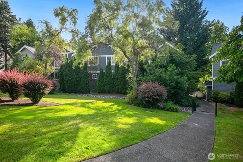 4132 248th Court SE Sammamish WA 98029