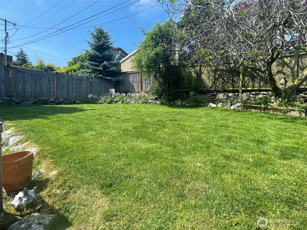 4725 35th Avenue SW Seattle WA 98126
