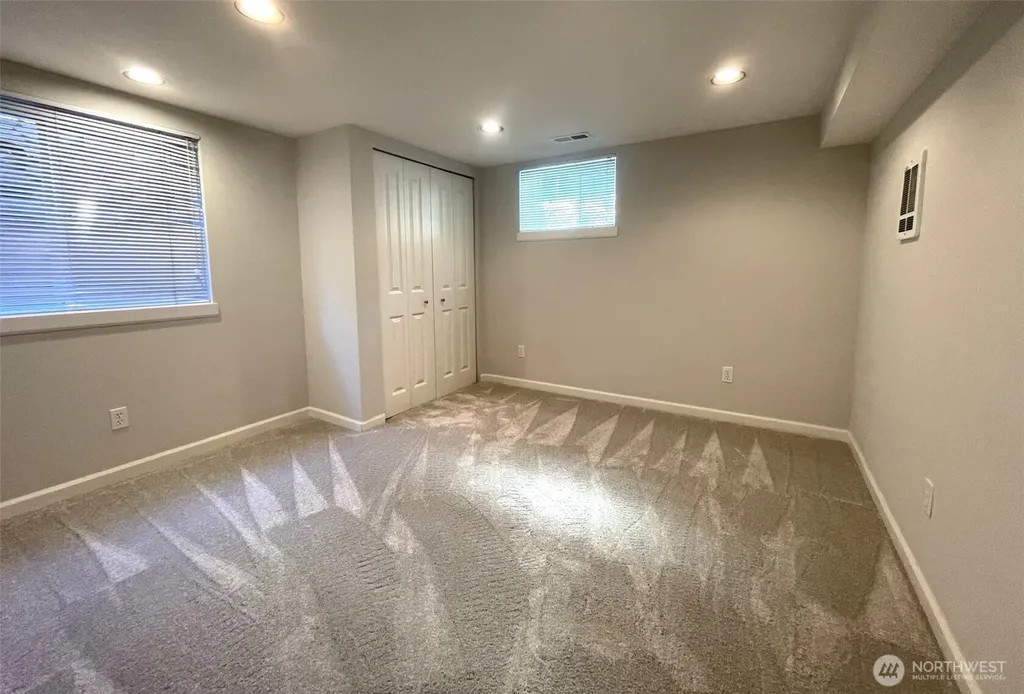 4725 35th Avenue SW Seattle WA 98126