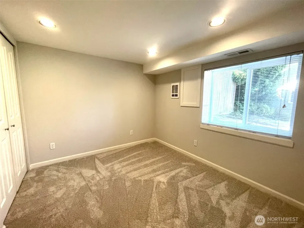 4725 35th Avenue SW Seattle WA 98126