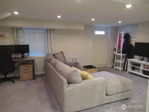 4725 35th Avenue SW Seattle WA 98126
