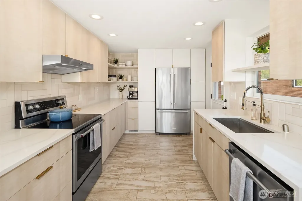 2502 NE 68th Street Seattle WA 98115