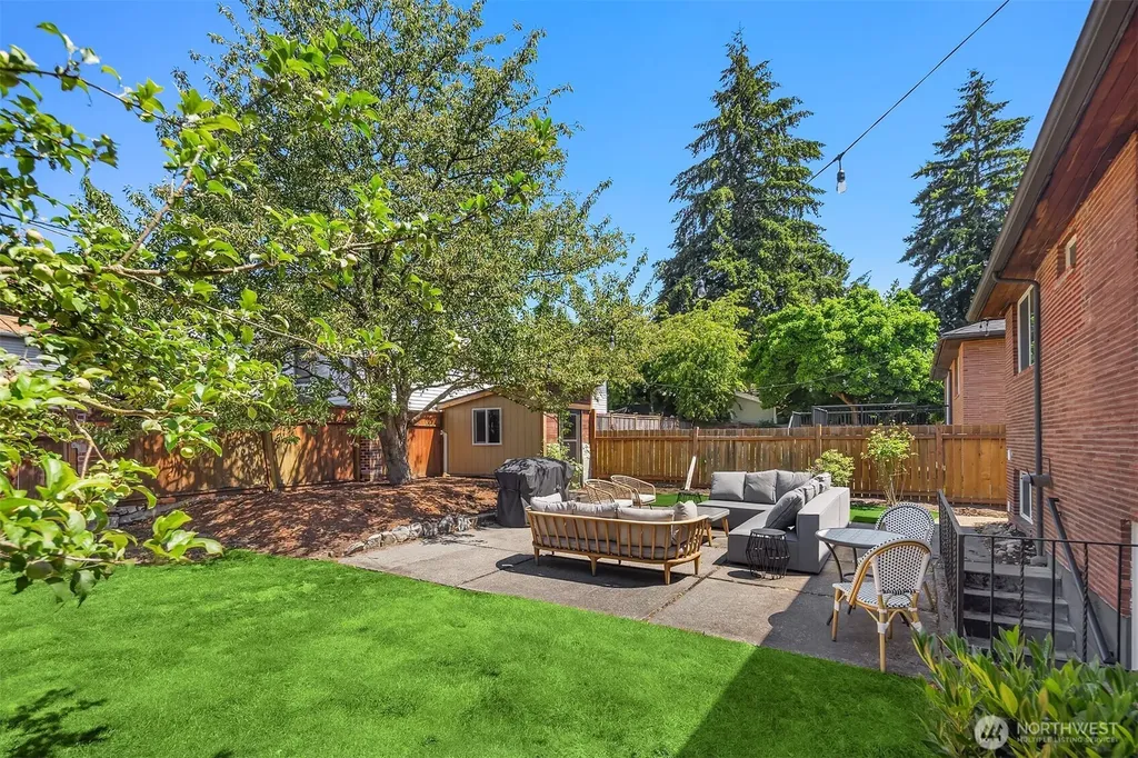 2502 NE 68th Street Seattle WA 98115