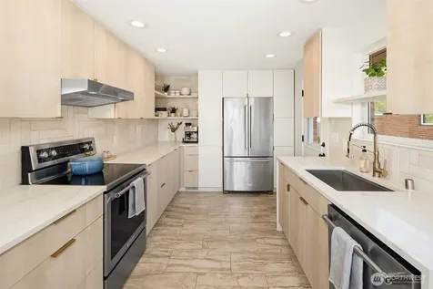 2502 NE 68th Street Seattle WA 98115