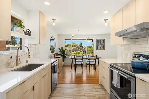 2502 NE 68th Street Seattle WA 98115