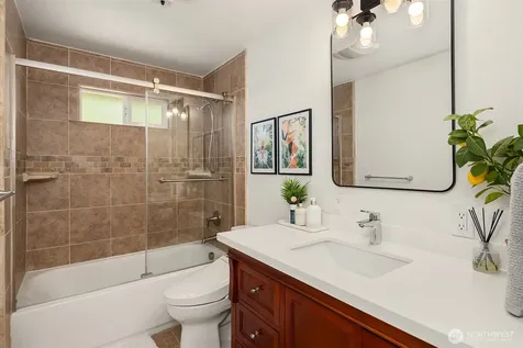 2502 NE 68th Street Seattle WA 98115