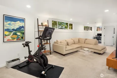 2502 NE 68th Street Seattle WA 98115