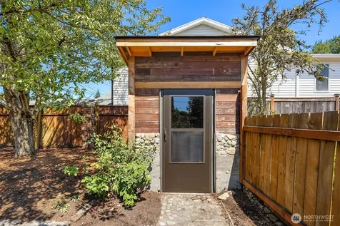 2502 NE 68th Street Seattle WA 98115