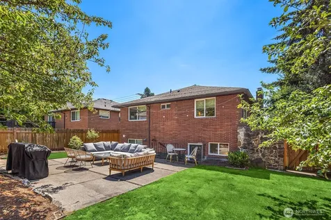 2502 NE 68th Street Seattle WA 98115