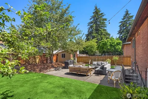 2502 NE 68th Street Seattle WA 98115