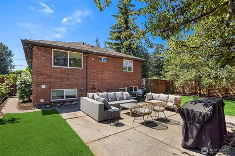 2502 NE 68th Street Seattle WA 98115