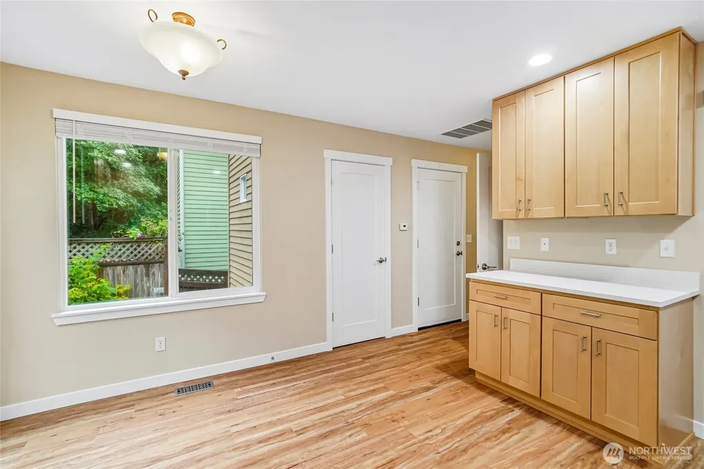 26487 NE Valley Street Duvall WA 98019
