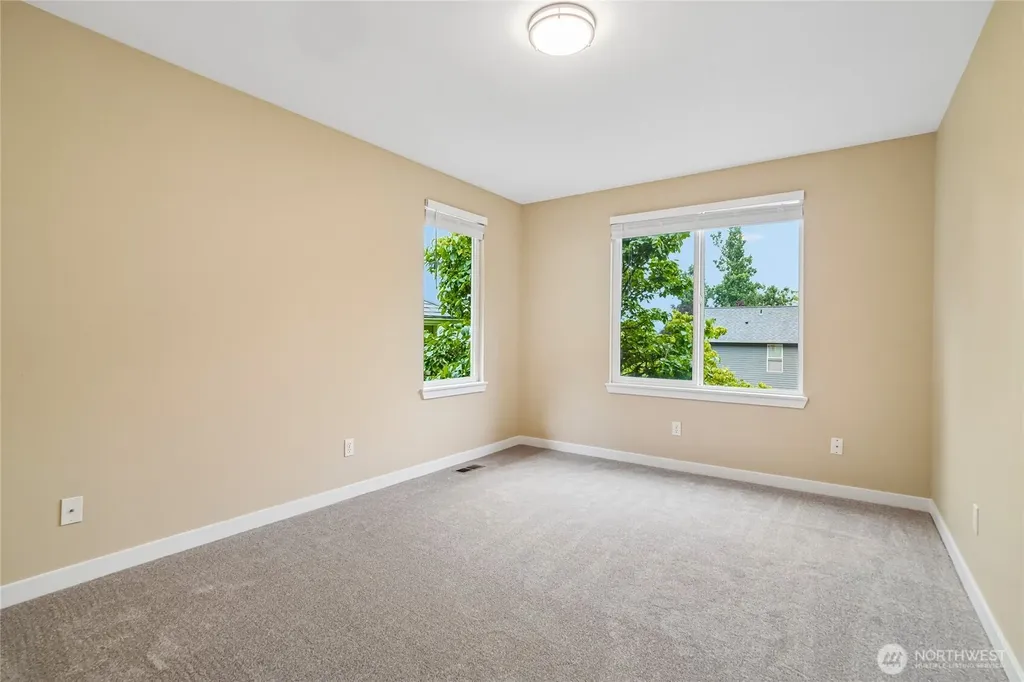 26487 NE Valley Street Duvall WA 98019