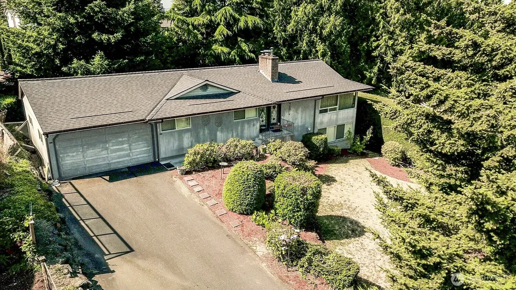 425 SW 183rd Street Normandy Park WA 98166