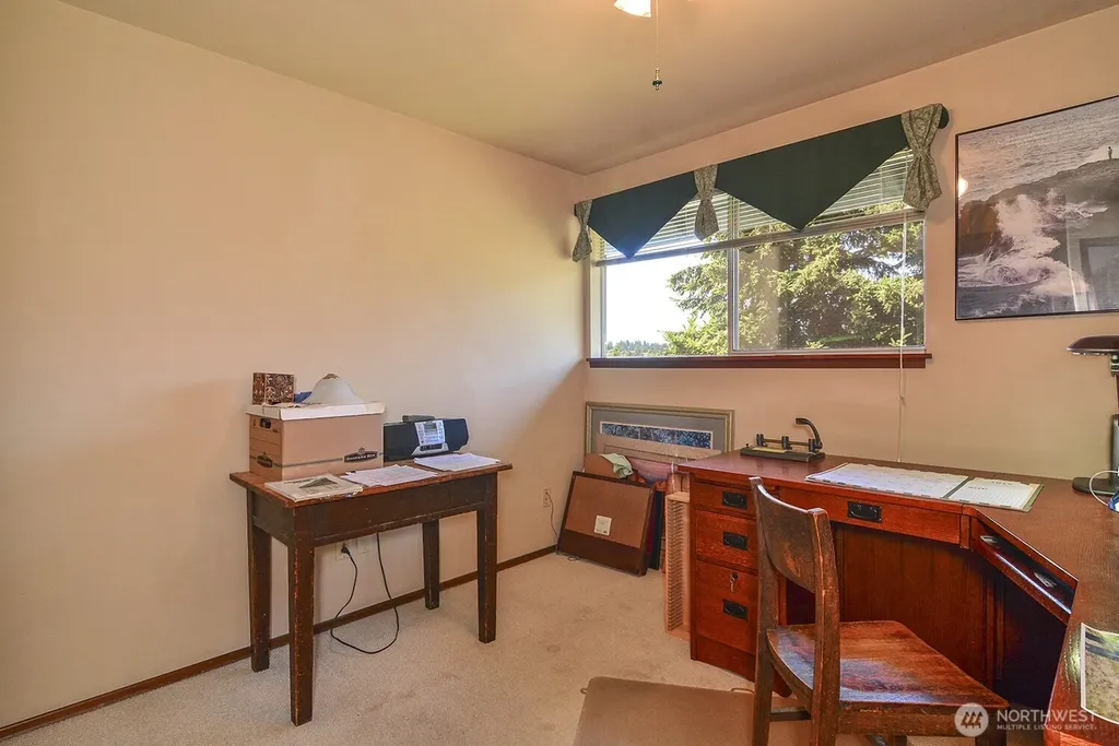 425 SW 183rd Street Normandy Park WA 98166
