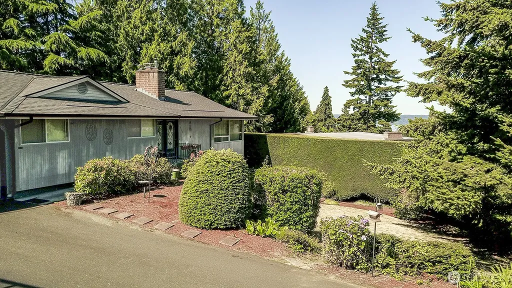 425 SW 183rd Street Normandy Park WA 98166