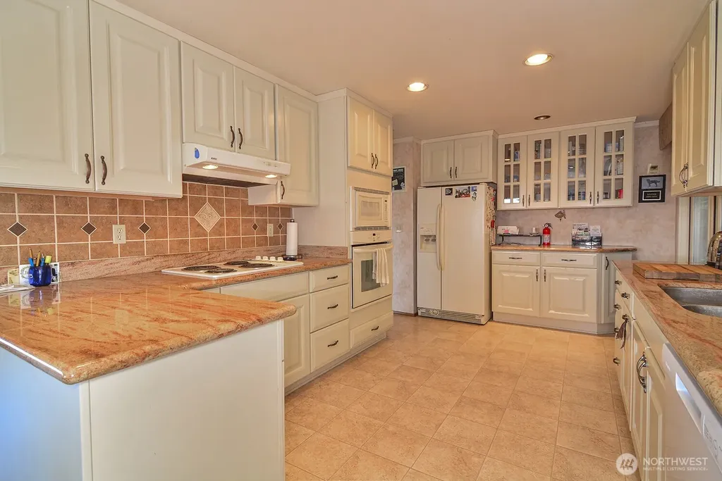 425 SW 183rd Street Normandy Park WA 98166