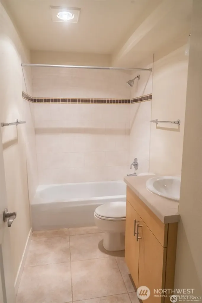 626 4th Avenue W Seattle WA 98119