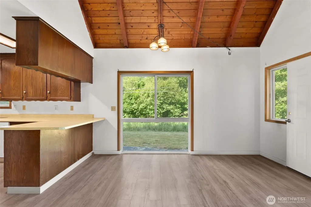 995 Davis Lake Road Morton WA 98356