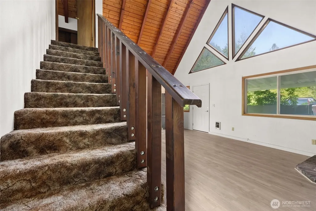 995 Davis Lake Road Morton WA 98356