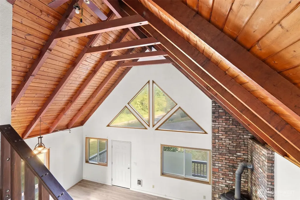 995 Davis Lake Road Morton WA 98356