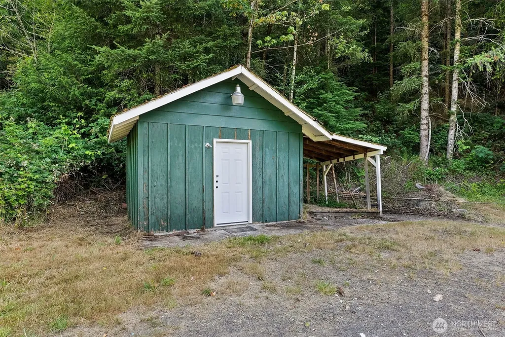 995 Davis Lake Road Morton WA 98356