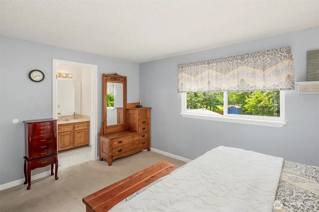 30217 176th Avenue SE Kent WA 98042
