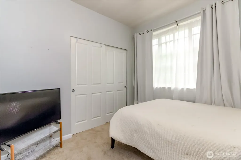 5610 W 61st Avenue University Place WA 98467