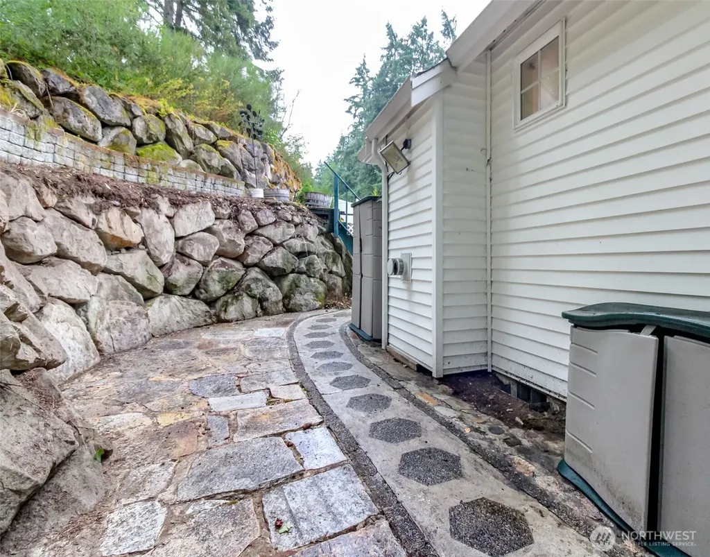 5610 W 61st Avenue University Place WA 98467