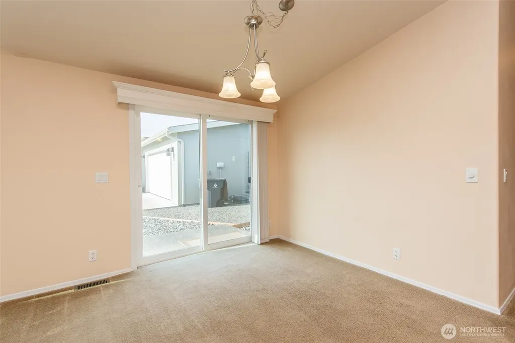 718 W Heritage Loop Sequim WA 98382
