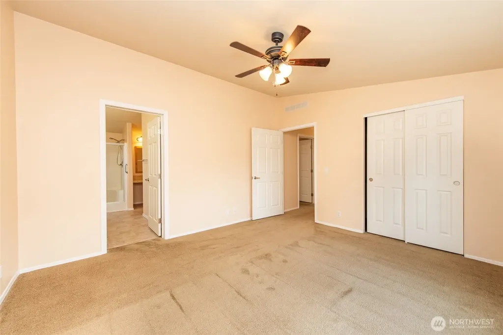 718 W Heritage Loop Sequim WA 98382