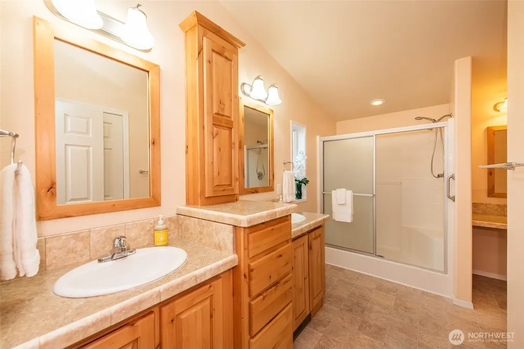 718 W Heritage Loop Sequim WA 98382