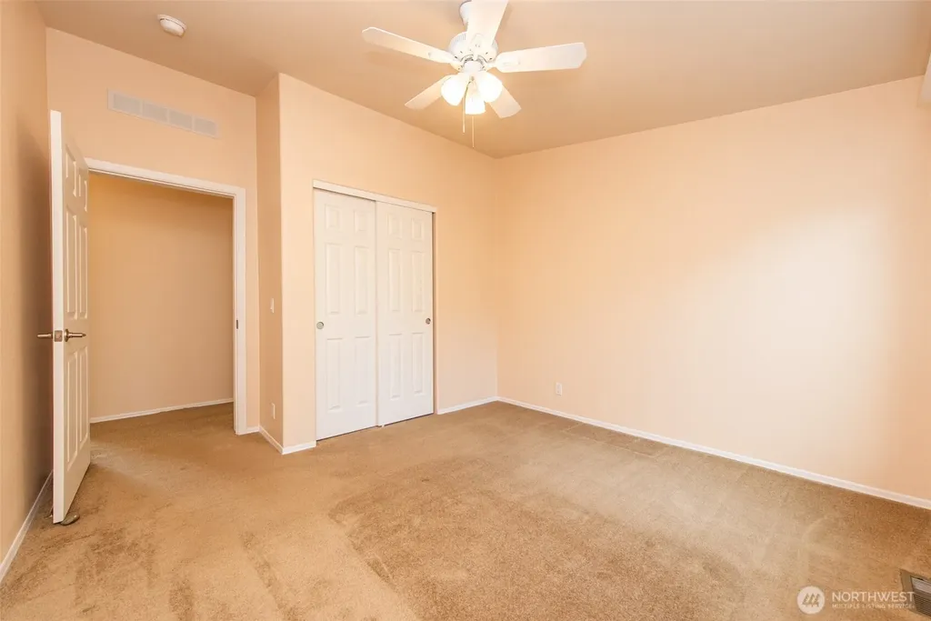 718 W Heritage Loop Sequim WA 98382
