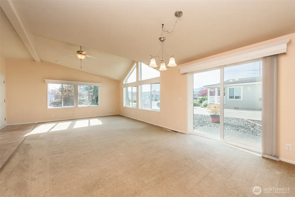 718 W Heritage Loop Sequim WA 98382